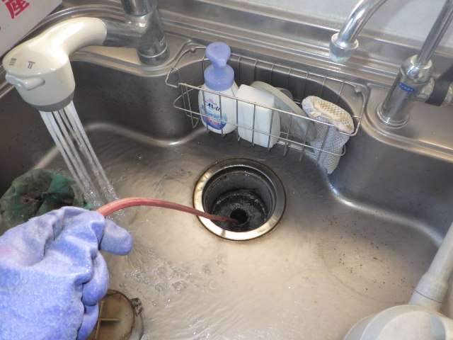 プロの技術をもって川越市で排水管高圧洗浄を行います